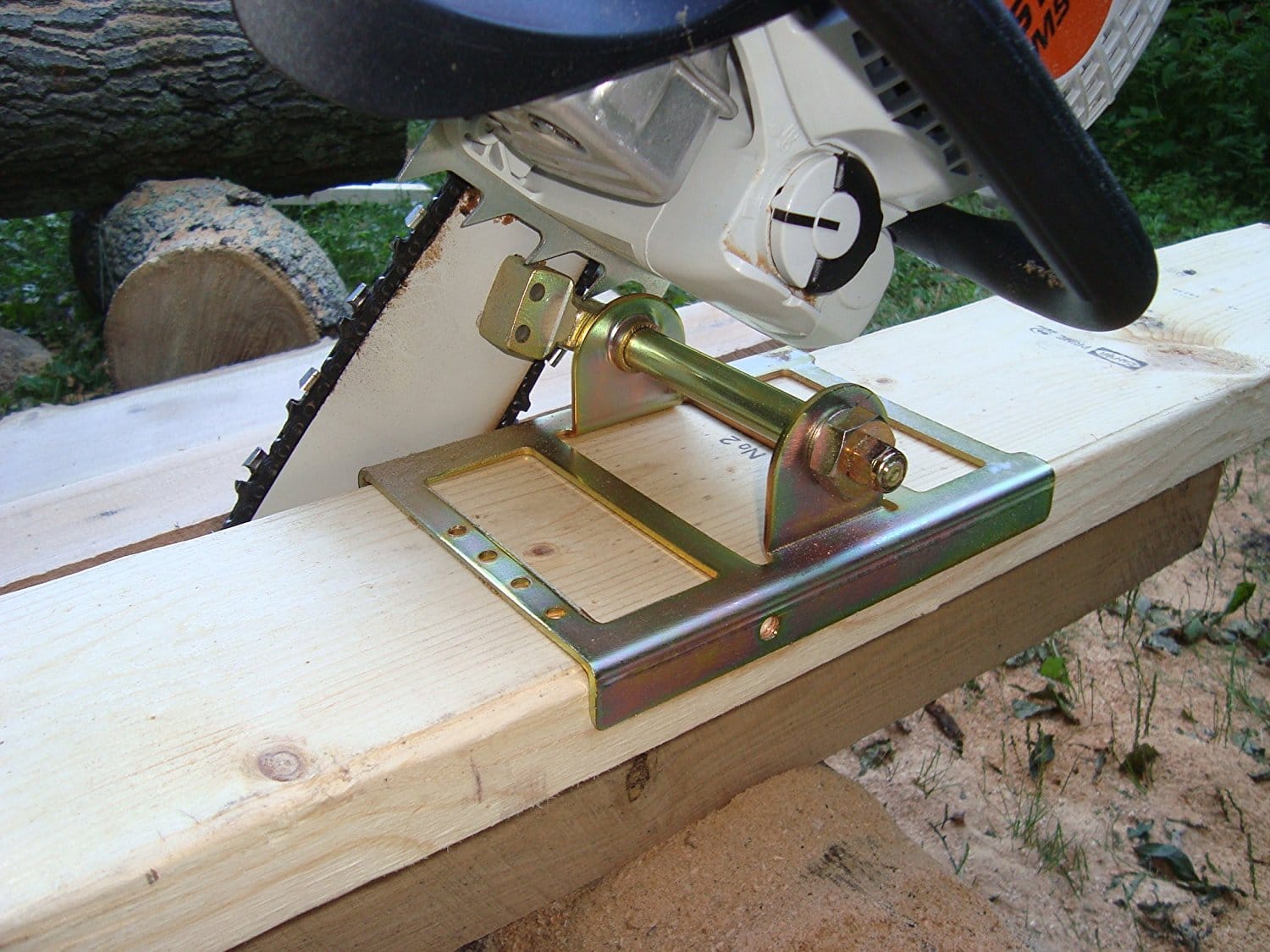 Chainsaw mill