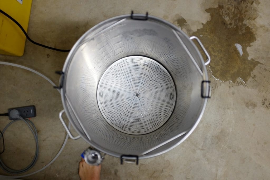 Robobrew false floor in position