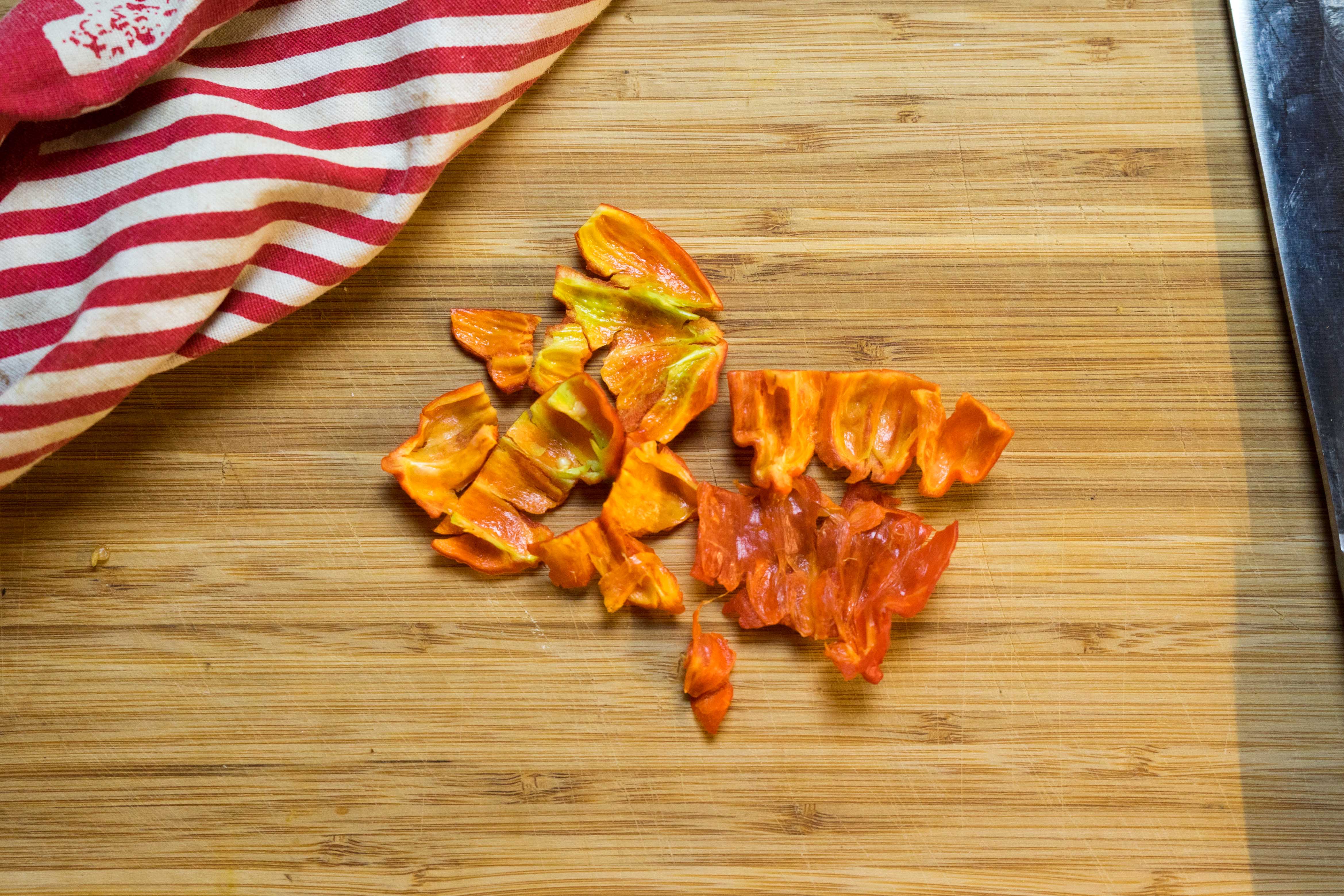 Remove Seeds From The Carolina Reaper Peppers